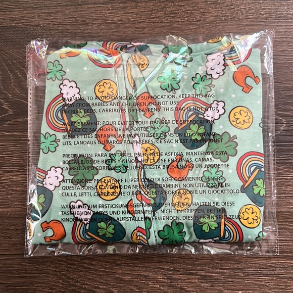 •NEW•Posh Peanut “Posh Patrick’s Day” Footie - Picture 4 of 9